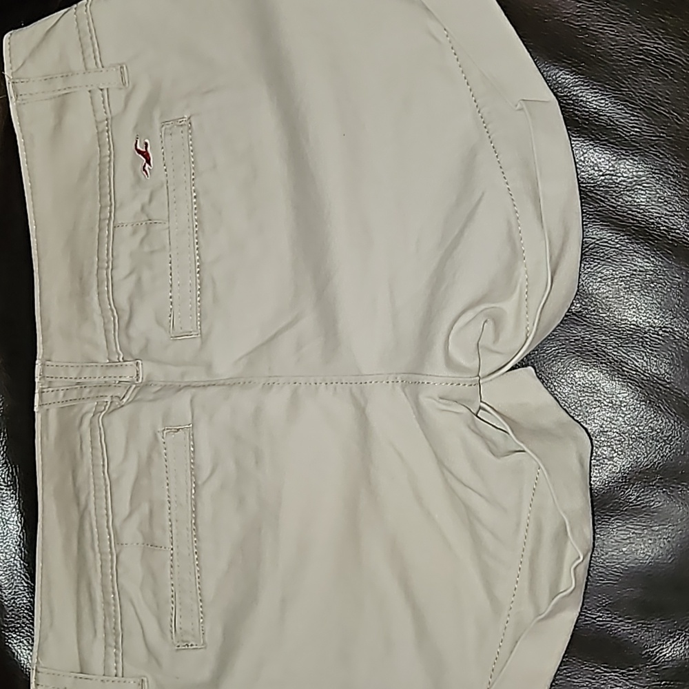 Shorts - Picture 3 of 4